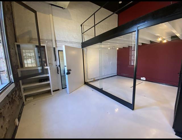 105M² OFFICE TO LET IN WOODSTOCK